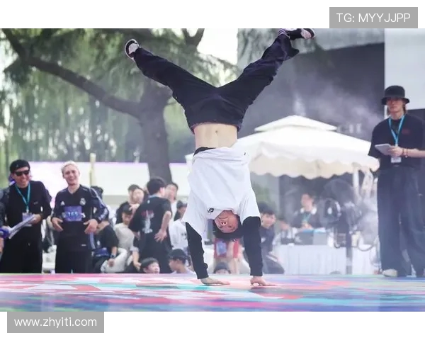 赛后复盘：西安街舞队与深圳街舞队的精彩对决与节奏分析