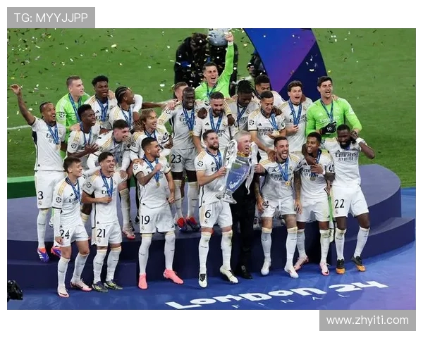 1213赛季皇马对阵曼联的经典对决回顾与精彩瞬间分析