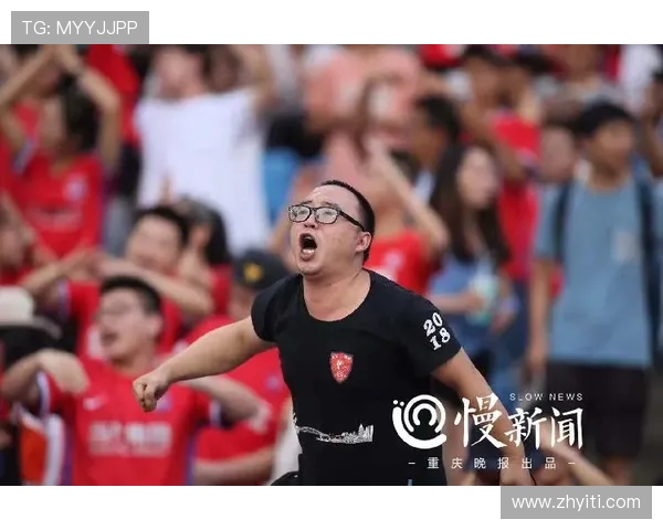 重庆足球队耐力争议引发热议球迷与专家观点碰撞激烈 重庆足球队耐力争议引发热议球迷与专家观点碰撞激烈